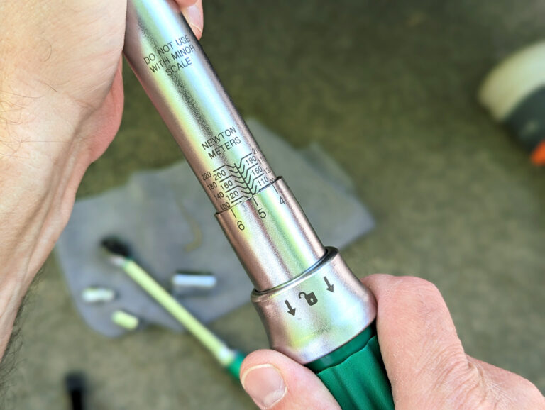 how to set a torque wrench