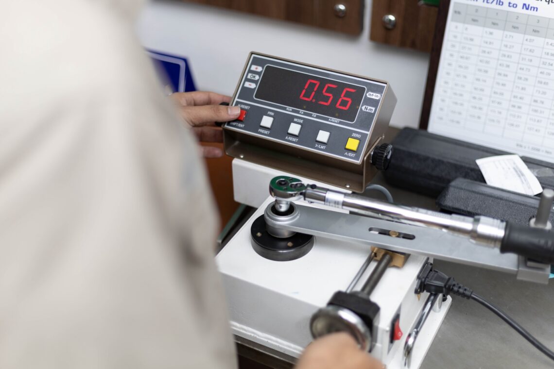 Torque Wrench Test Guide: Precision & Accuracy Tips